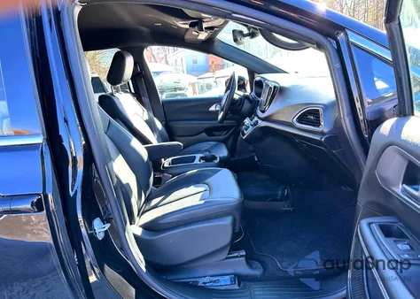 2025 Chrysler Pacifica Select from USA, damaged, VIN 2C4RC1BG1SR599708